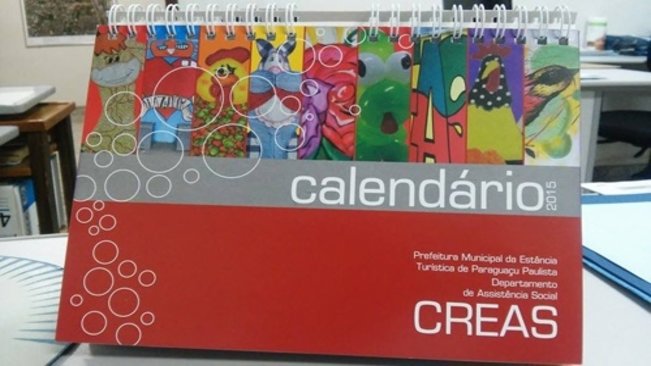 CREAS de Paraguaçu promove distribuição de calendários 2015