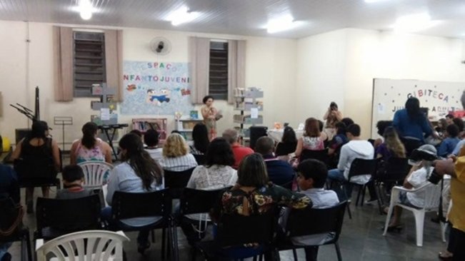 Sensibilidade e talento no Sarau “Mulher e Literatura” da biblioteca municipal de Paraguaçu