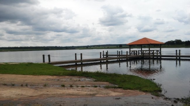 Grande Lago de Paraguaçu atrai visitantes da região e até de outros Estados