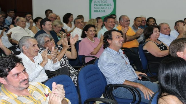 Prefeita participa de encontro com senador Alvaro Dias em Assis