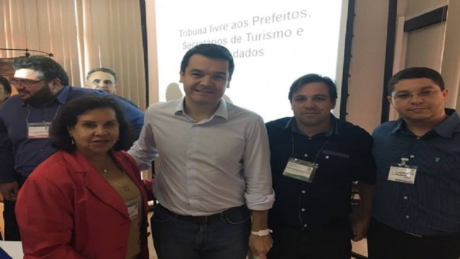 Prefeita Almira Garms participa de encontro de prefeitos de Estâncias Turísticas