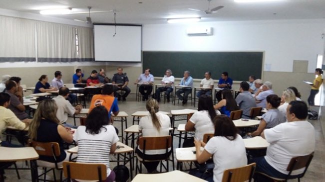 Segurança no comércio e empresas é debatida em reunião aberta em Paraguaçu