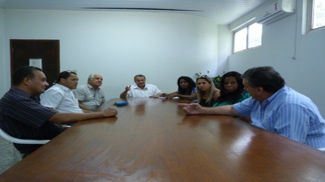 Vereadores pleiteiam pelos professores municipais