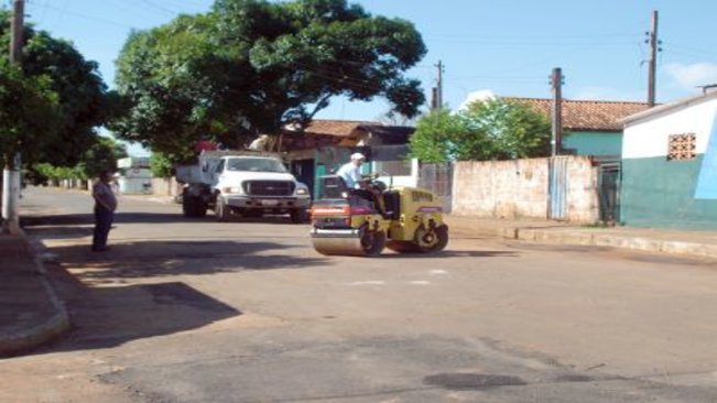 “Tapa-Buracos” repara ruas da Vila Nova e avança pelos bairros da cidade