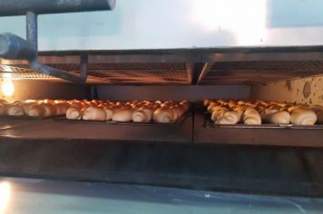 Pães de Páscoa: Prefeito Antian e Educação reinauguram a padaria da Divisão de Alimentos 