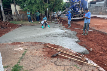 Mais um cruzamento na Vila Nova beneficiado com sarjetão duplo