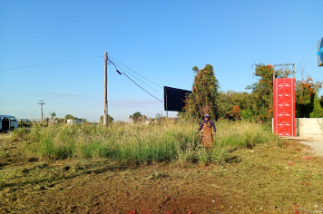 Prefeitura realiza limpeza na Av. Siqueira Campos, importante eixo comercial de Paraguaçu Paulista