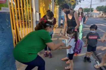 Alegria e segurança marcam primeira semana de volta às aulas 