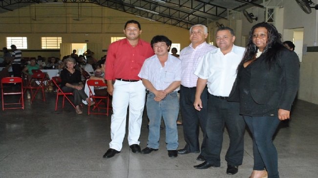 Prefeito participa de confraternização no CCI